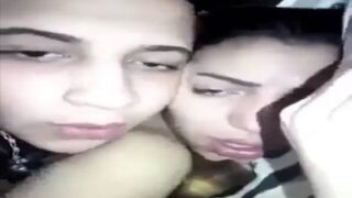 قحبة مصرية مع خطيبها العنتيل xxx